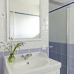 Barackvirag Apartmanhaz 蒂豪尼