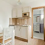 Barackvirag Apartmanhaz 蒂豪尼