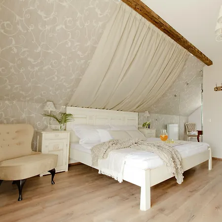 Barackvirag Apartmanhaz شقة