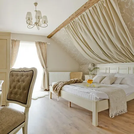 Barackvirag Apartmanhaz * تيهاني