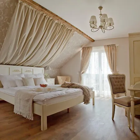 شقة Barackvirag Apartmanhaz