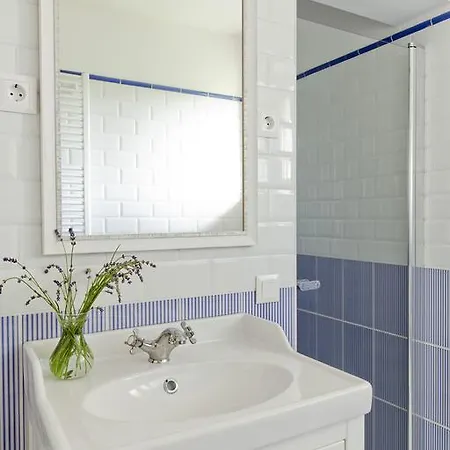 Barackvirag Apartmanhaz טיהאני