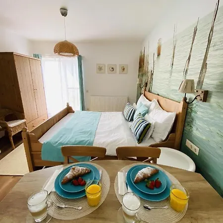 Barackvirag Apartmanhaz *