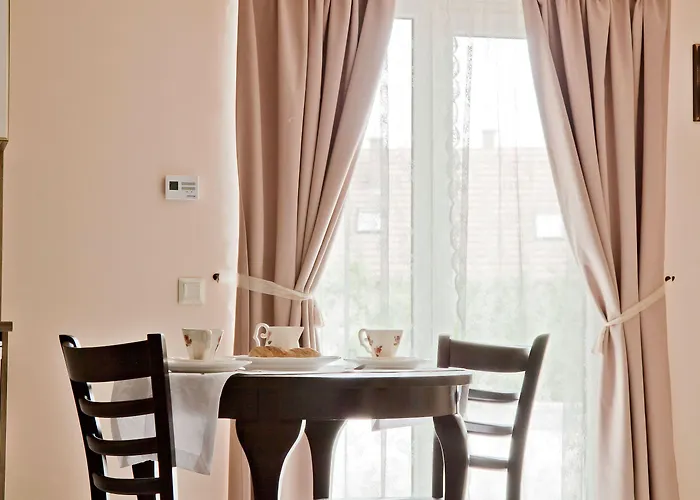 Barackvirag Apartmanhaz Apartament Tihany