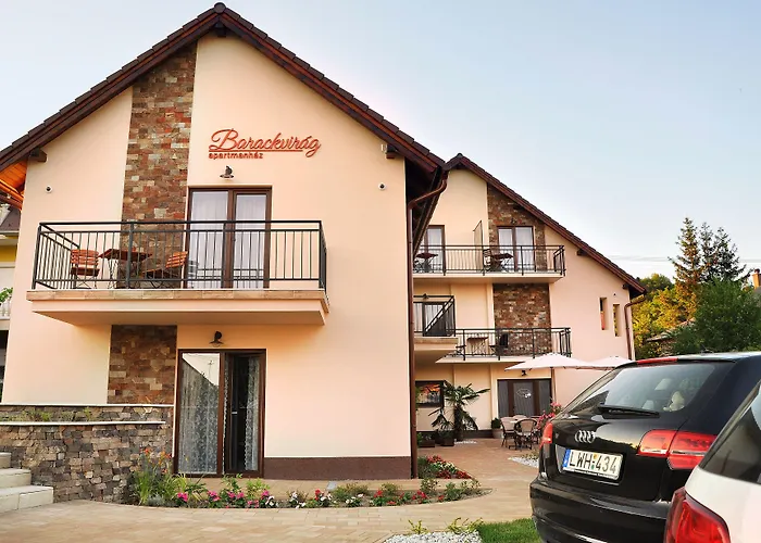Apartament Barackvirag Apartmanhaz